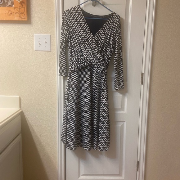 Brooks Brothers Dresses & Skirts - Used good condition Brooks Bros A line stretch dress, fits most sizes 2, 4, 6